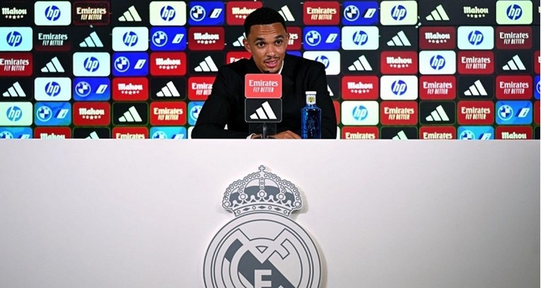 Hit govor. Poslušajte Alexander-Arnoldov španjolski na predstavljanju u Realu