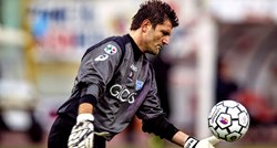 Prije 16 godina talijanski luđak na golu potukao se s cijelom protivničkom klupom