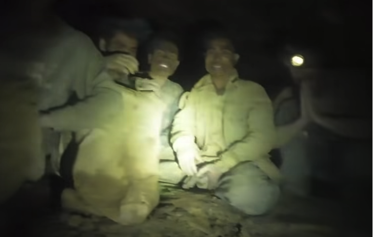 VIDEO Prvi muškarac izvučen iz špilje u Laosu. Nastavlja se akcija spašavanja