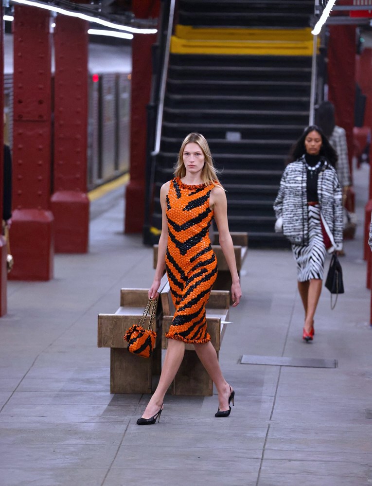 Vzorec, ki smo ga nosili pred 30 leti, se spet vrača v modo!