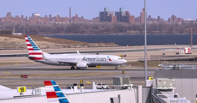 Avion u Americi prisilno sletio. "Čuli smo kucanje na vrata kokpita"