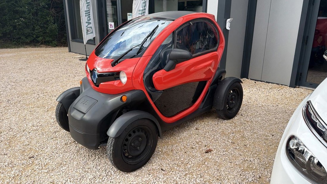 Tražite mali gradski auto? Renault Twizy stane bilo gdje, a košta 4900 eura