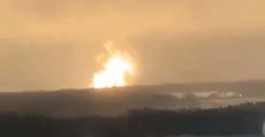 Eksplozija u ruskoj tvornici projektila, vidi se oblak vatre. Rusi: Sve je planirano