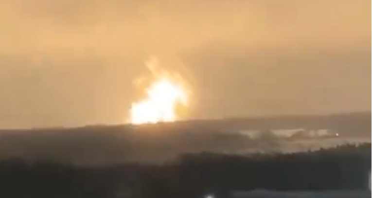 Eksplozija u ruskoj tvornici projektila, vidi se oblak vatre. Rusi: Sve je planirano
