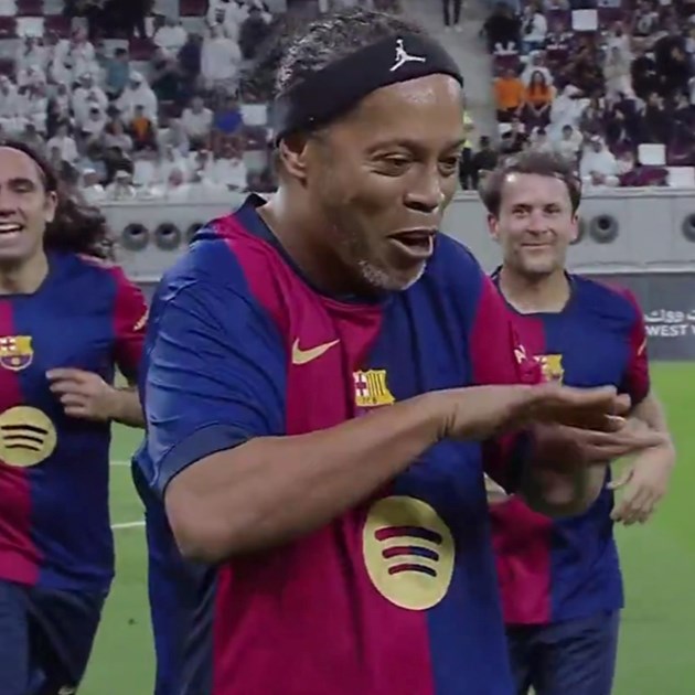 VIDEO Majstorski gol Ronaldinha u utakmici legendi Barcelone i Reala