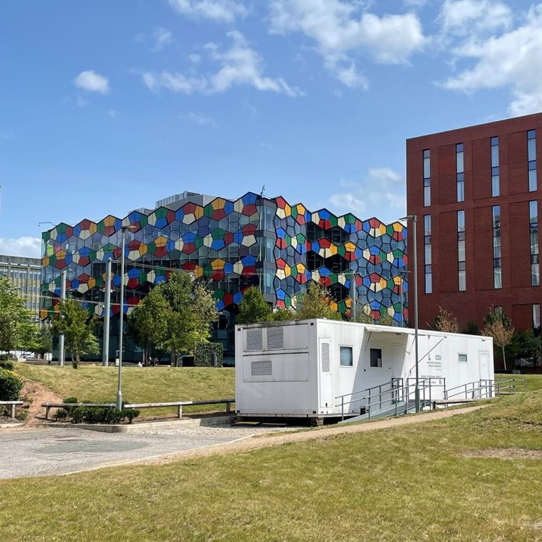 Liječnik u Britaniji optužen za 45 teških seksualnih zločina protiv 38 pacijenata