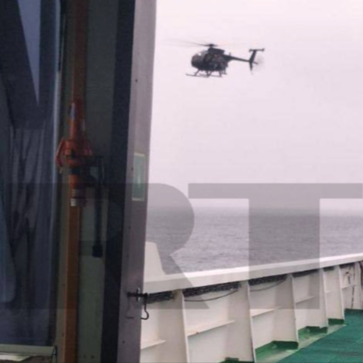 Amerikanci se pokušavaju ukrcati na tanker koji prati ruska podmornica