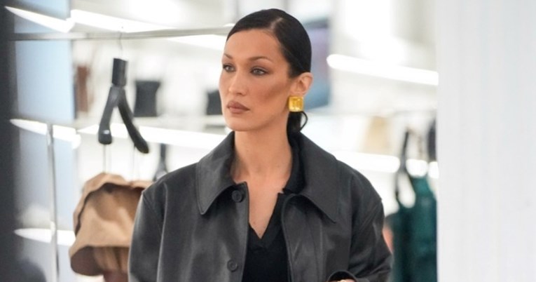 Bella Hadid nosi naušnice koje su dominirale 80-ih