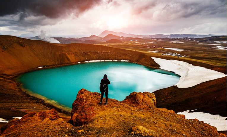 Island namjerava do sredine lipnja ublažiti ograničenja za ulazak u zemlju