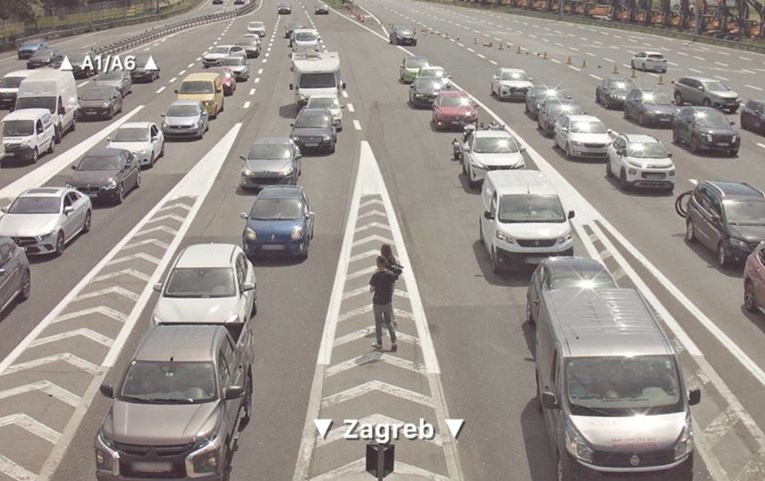 Velike gužve i kolone na cestama prema unutrašnjosti