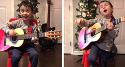 5-godišnji dječak ukrao srca pjevajući Feliz Navidad, ljudi pitaju kad će album