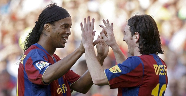 Ronaldinho srušio Instagram videom kako igra s Messijem
