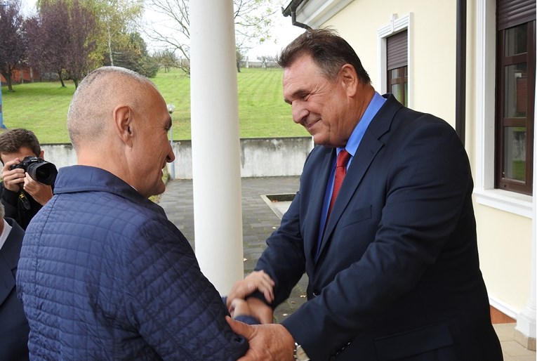 Albanski predsjednik posjetio Varaždinsku županiju, susreo se s Čačićem