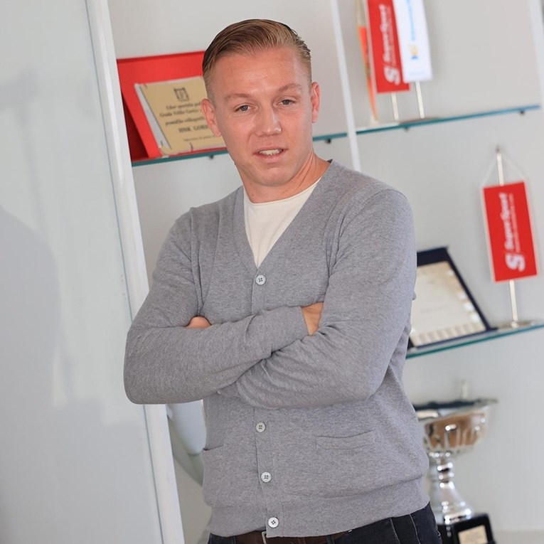 Bio je skaut Hajduka, pa sportski direktor Gorice i Šibenika. Ima novi posao