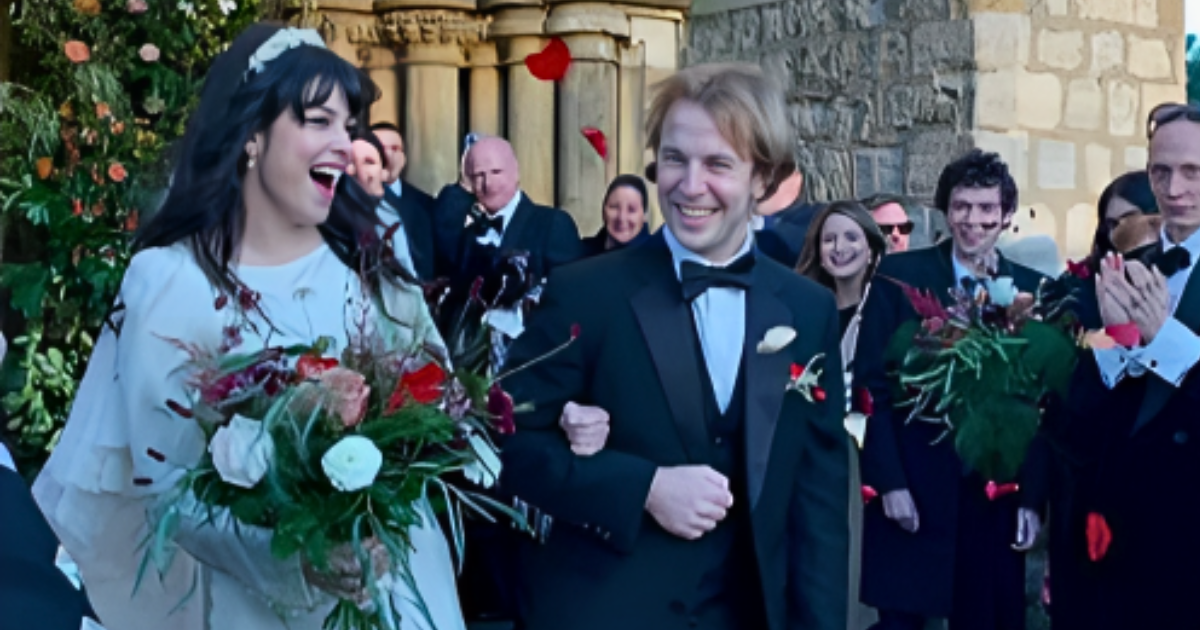 Tom Odell se vjenčao s 10 godina mlađom manekenkom. Objavljene prve fotografije