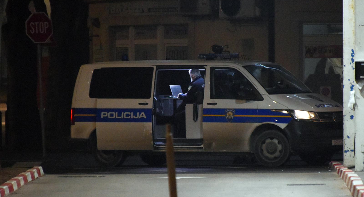 Maloljetnici u Puli tukli i ponižavali 14-godišnjaka. Sve su snimili i objavili