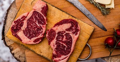 Razbijamo mitove o pečenju mesa - treba li meso odstajati na sobnoj temperaturi?