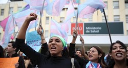 Peru zakonom naredio da se transrodne osobe označava kao bolesne, ljudi na ulicama