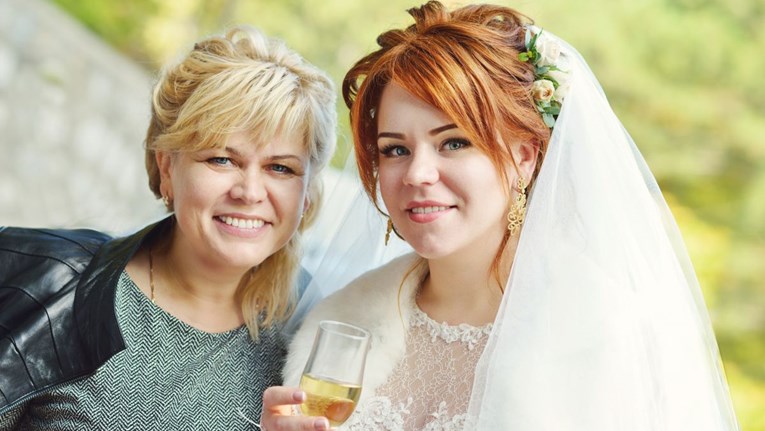 Mama joj platila savršeno vjenčanje pa joj preotela muža na medenom mjesecu