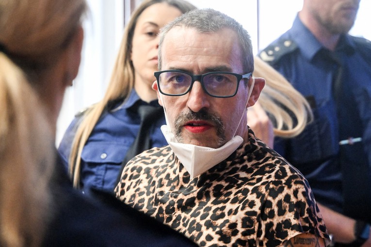 Njemački neonacist koji tvrdi da je žena ipak ide u muški zatvor