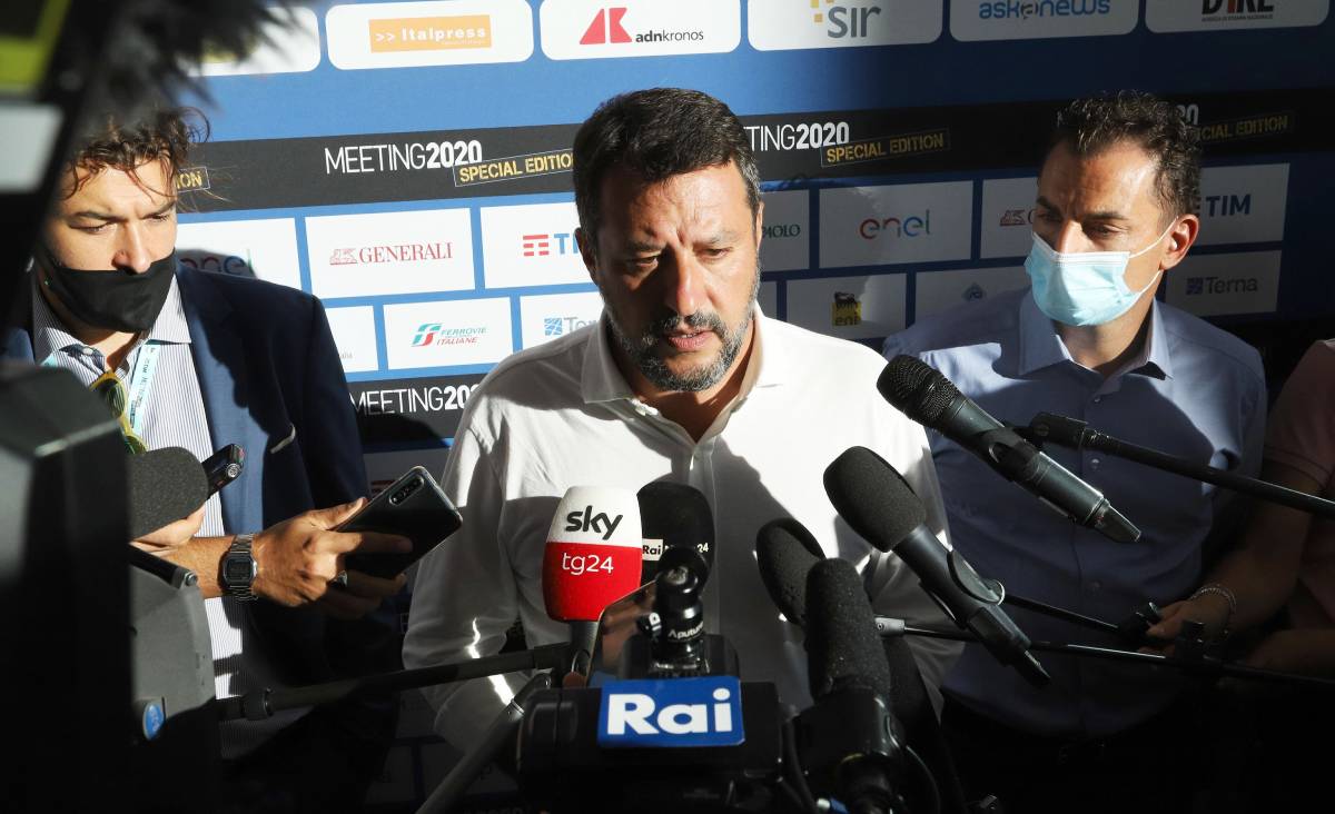 Sud želi saslušati talijanskog premijera u vezi Salvinija i pritvaranja migranata