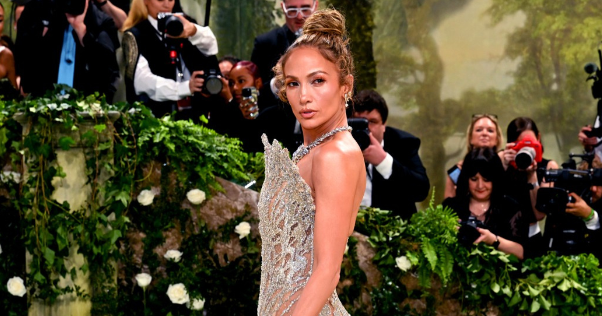 Jennifer Lopez u raskošnoj kreaciji privukla poglede na Met Gali