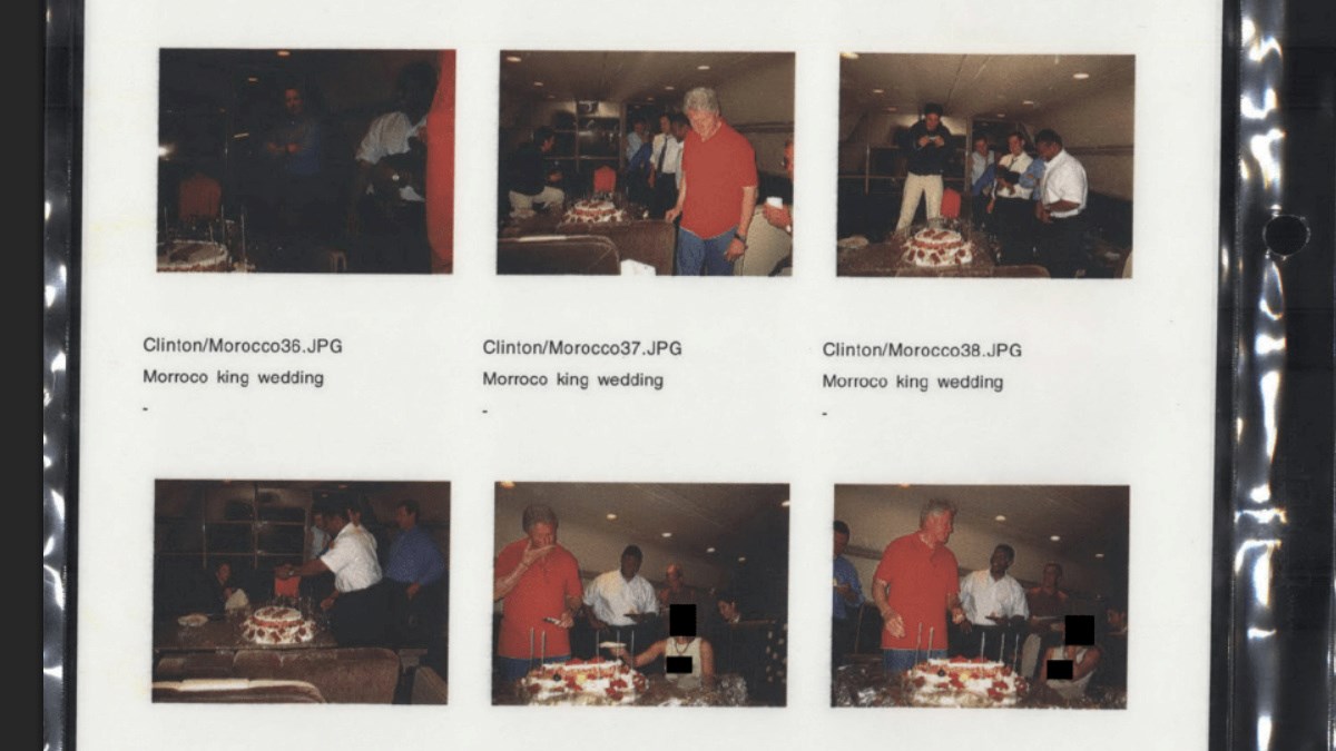 Clinton je 2002. poveo Epsteina i Maxwell na vjenčanje marokanskog kralja