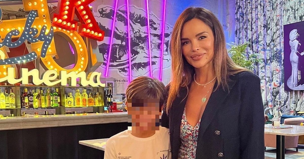 Severina objavila fotku sa sinom Aleksandrom, pozirali su u kinu
