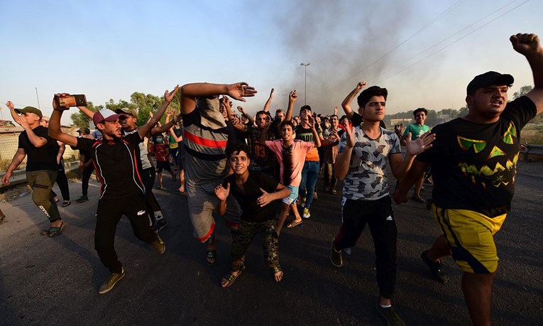 U sukobima iračke policije i prosvjednika noćas smrtno stradalo 15 ljudi