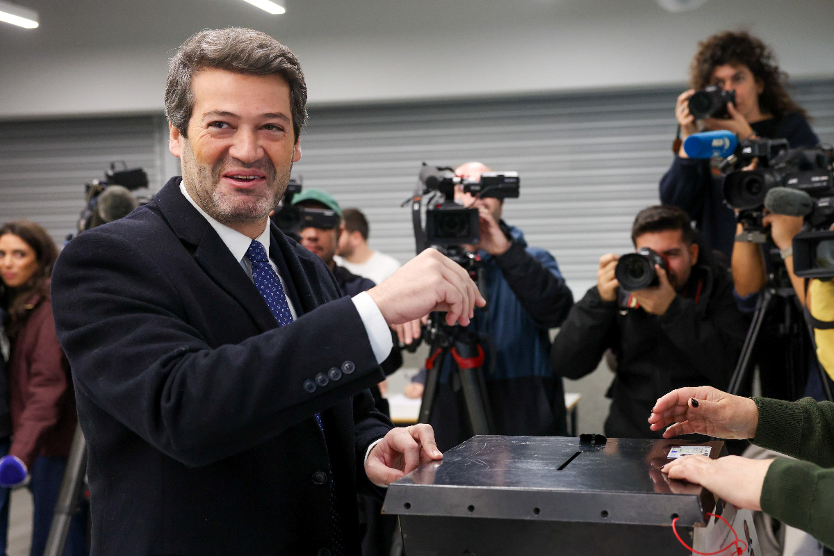 Socijalist Seguro pobijedio krajnju desnicu na izborima u Portugalu Kép