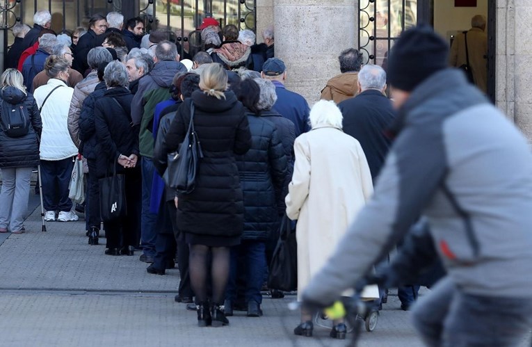 Erste banka privremeno otvara dodatnih 12 poslovnica za isplatu mirovina