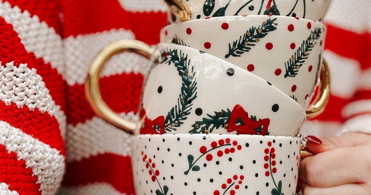 Domaći brend lansirao božićne šalice. Ljudi pišu: "Svake me godine oduševe"