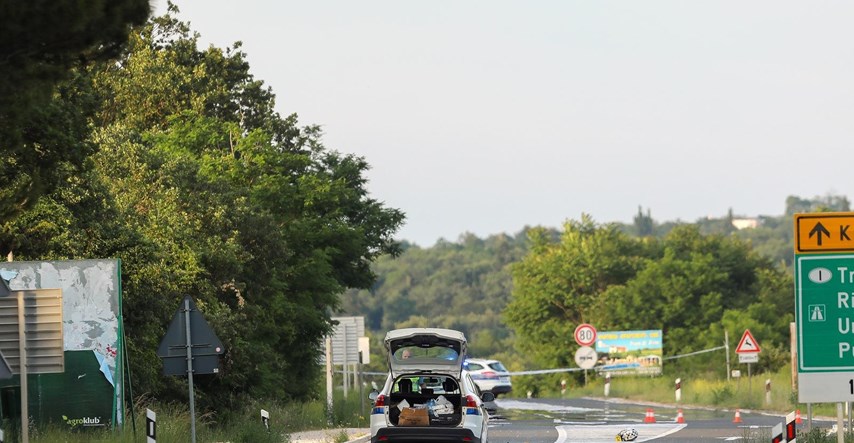 Vozačica (87) u Istri iz čista mira sletjela s ceste u kanal, pogodila i dalekovod
