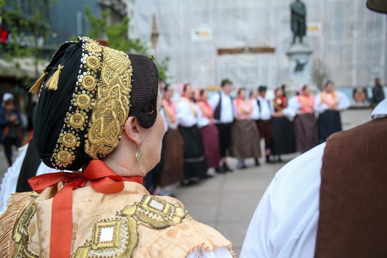 Ured za Hrvate daje još 1.8 milijuna za projekte Hrvata izvan domovine