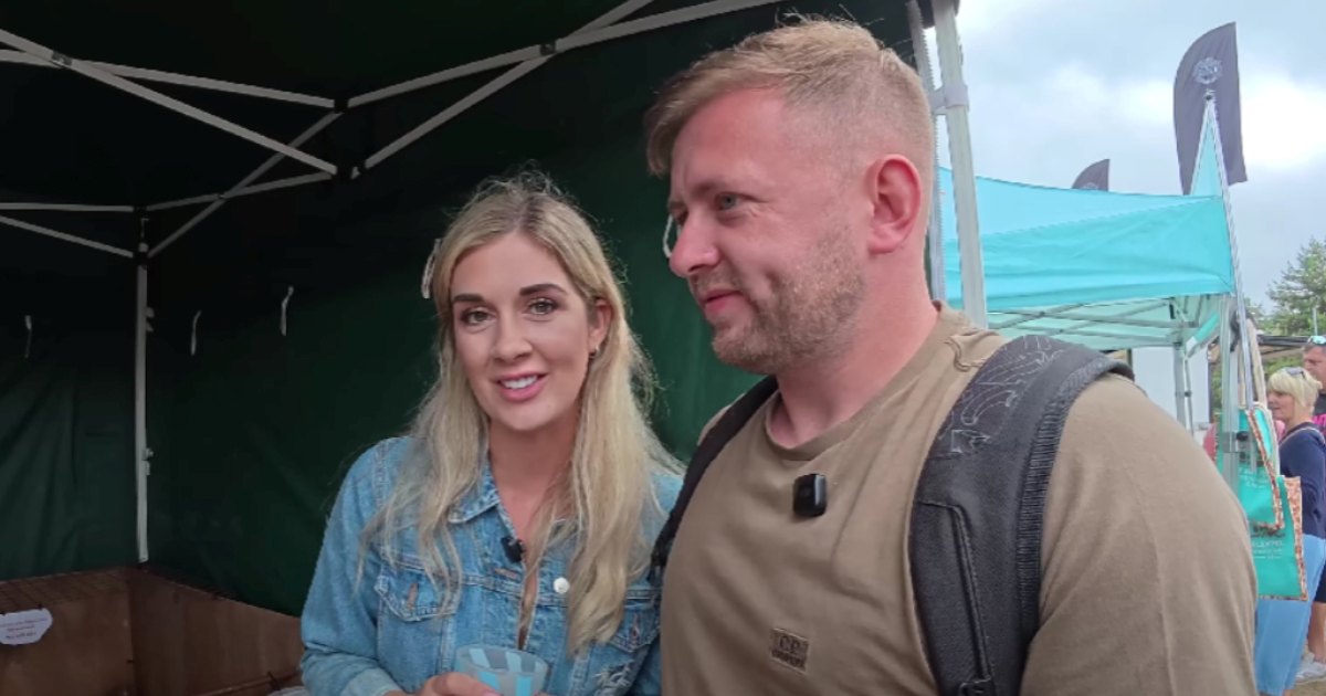 Svingerski par brani "ružnima" ulaz u njihov klub