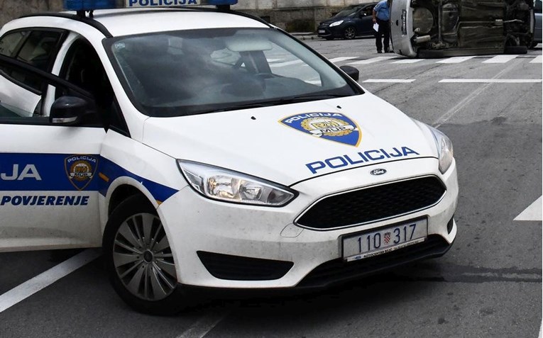 Mladić ukrao auto u Novoj Gradiški pa izazvao nesreću u Zagrebu
