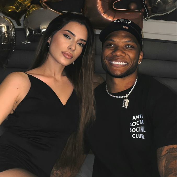 Nova djevojka Juniora Fernandesa: "Zamolio me da koristim njegovo prezime"