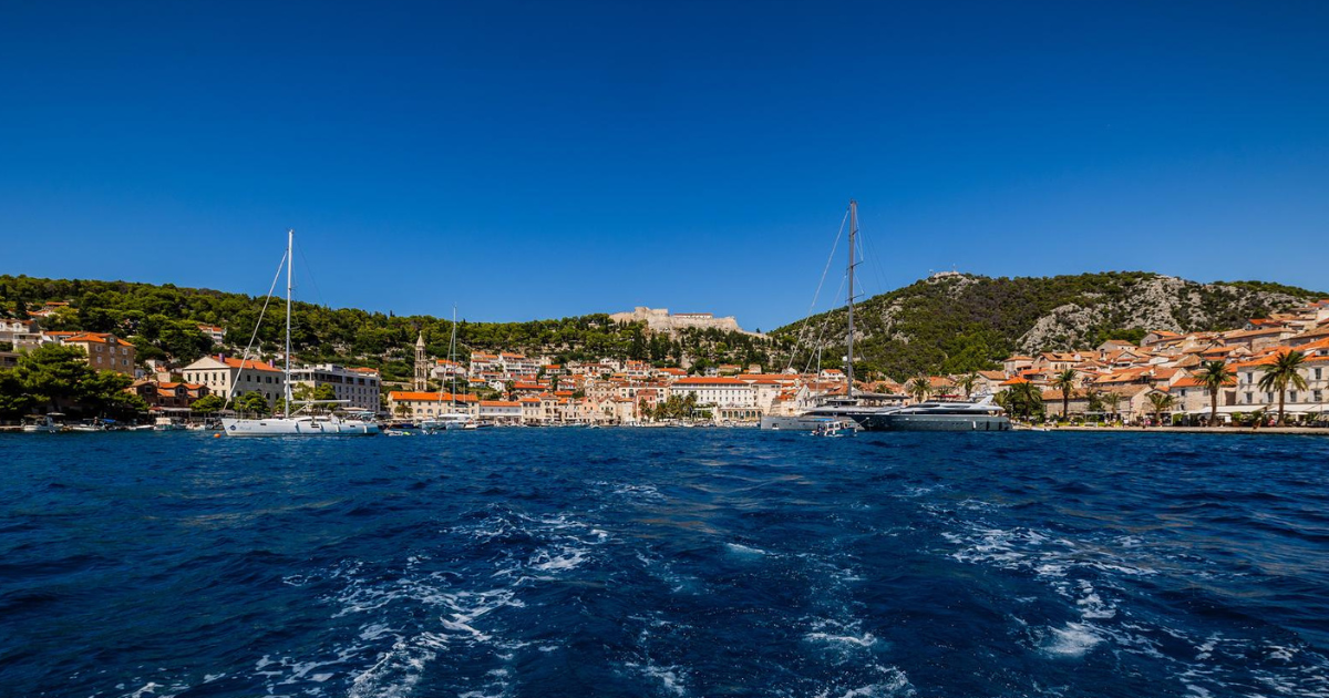 Forbes nahvalio hrvatski otok: "Odlični restorani, idealan za posjetitelje s jahtama"