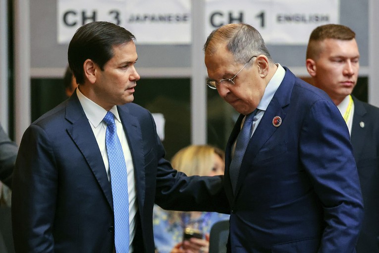 Lavrov Rubiju: Neprihvatljivo da i dalje šaljete oružje Ukrajini