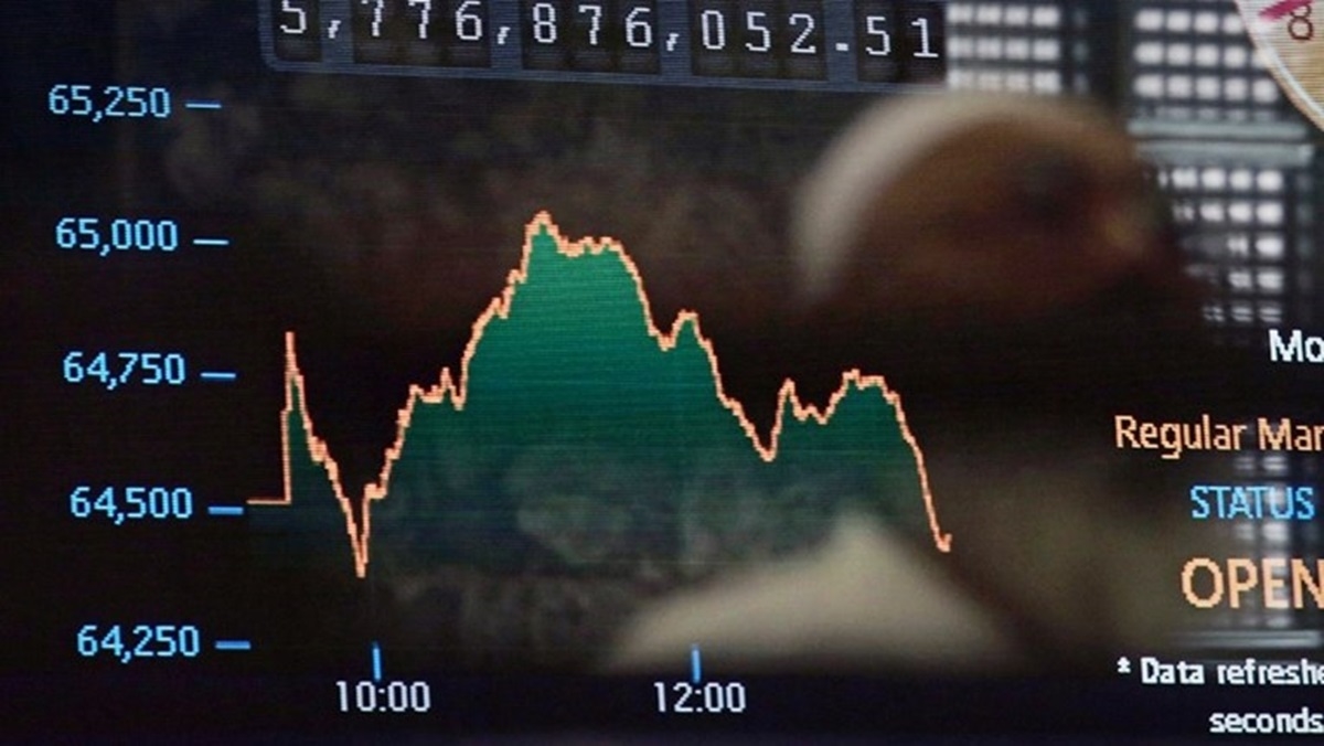 Cijene nafte porasle na 83 dolara. Analitičari: Svi pratimo dizel