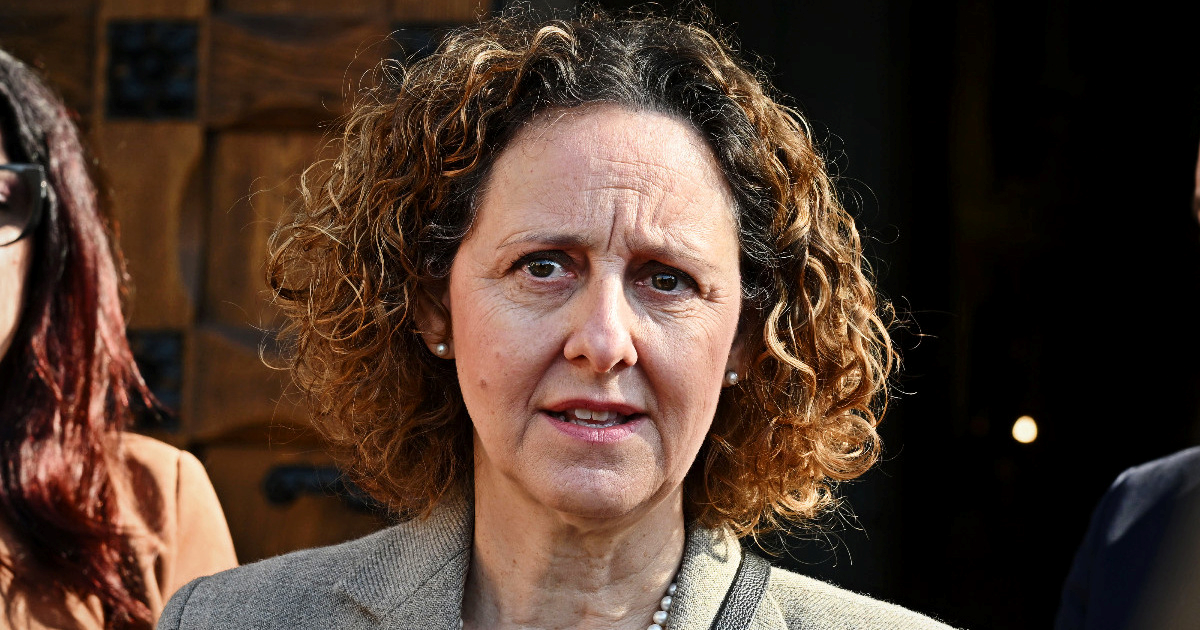 Ministrica Obuljen Koržinek u Imotskom dodijelila ugovor za novi kino projektor