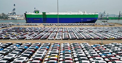 Gomila kineskih auta zakrčila je europske luke. Što se događa?