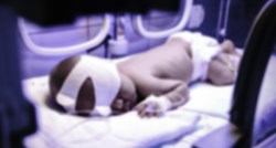 Beba u Puli stigla u bolnicu s prijelomom lubanje. Policija: Bio je nesretni slučaj