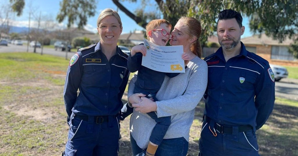 Dječak (4) spasio mami život nazvavši hitnu pomoć. To ga je naučila samo dan prije