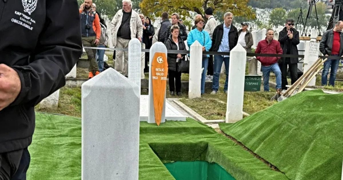 Halid Bešlić počiva pored Kemala Montena. Bili su veliki prijatelji