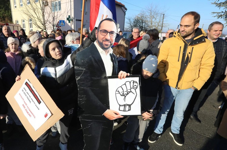 Roditelji učenika bijesni na Grad Zagreb: "Djeca već 6 godina uče u vatrogasnom domu"