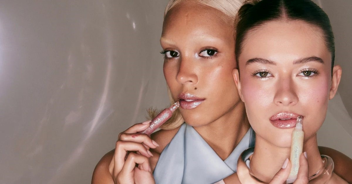 Brend Ariane Grande ima novu nostalgičnu kolekciju sjajila