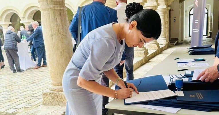 Za projekte Hrvata u BiH 9.5 milijuna eura. "Želimo da ne moraju u EU, ni u Hrvatsku"