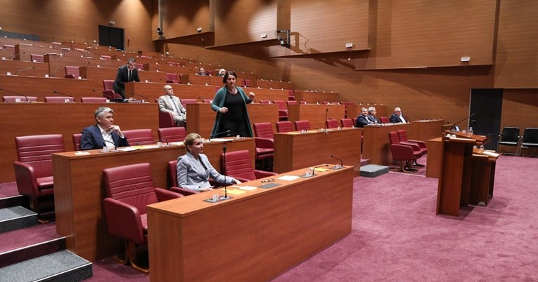 Sabor sutra glasa o novoj ministrici, a zastupnici potom idu na dvomjesečni odmor