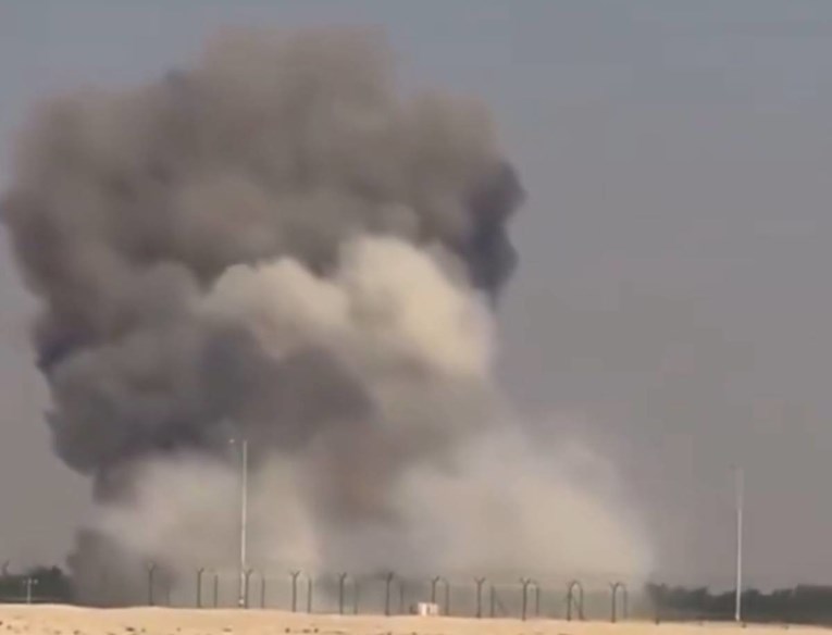 Na aeromitingu u Dubaiu se srušio indijski borbeni avion. Pogledajte video 